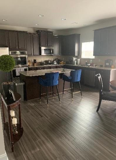 Private, Quiet, Immaculate Bachelor Pad With Free Parking On Site Apartman Decatur Kültér fotó